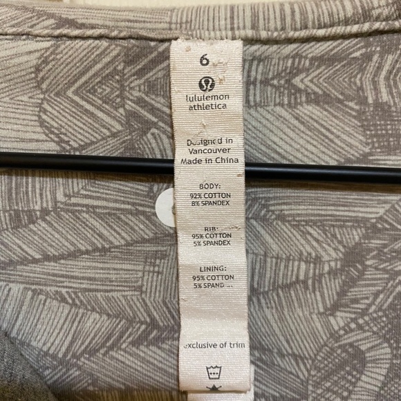 Lululemon- Zip up Hooded Jacket-Grey-Size 6 - Picture 6 of 10